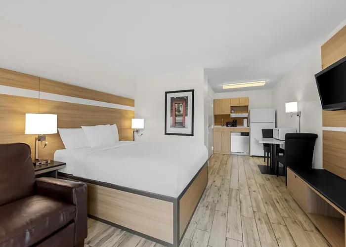 Mainstay Suites Knoxville - Cedar Bluff