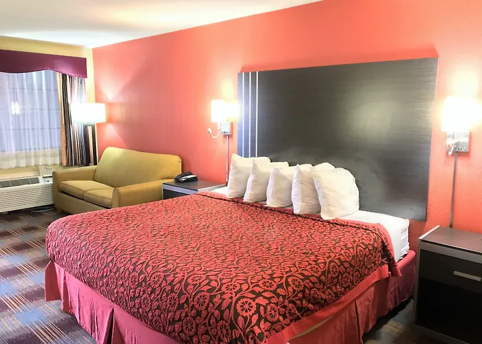 Days Inn By Wyndham San Antonio Near Fiesta Park