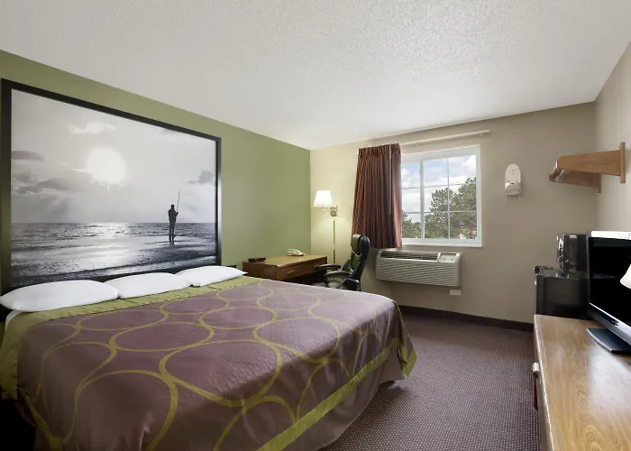 Super 8 By Wyndham Pulaski