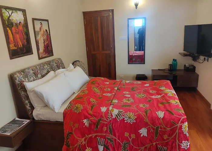 Habba Kadal Kashmiri Heritage Hotel & Hub