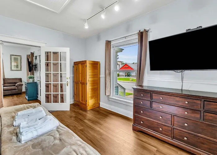 2Nd Base Apt 1 All Star Baseball Rentals