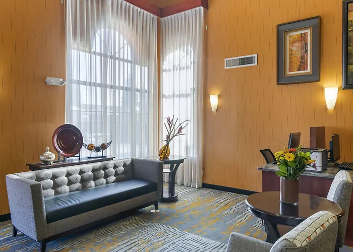 Best Western Plus Fresno Inn
