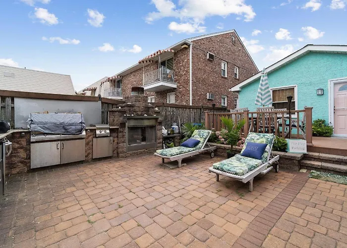Margate Home With Large Outdoor Kitchen
