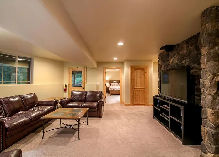 Family-Friendly Cabin Rental Near Hamilton, Montana