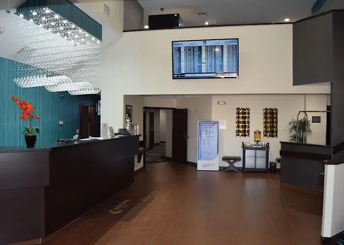 Clarion Inn & Suites Dfw North