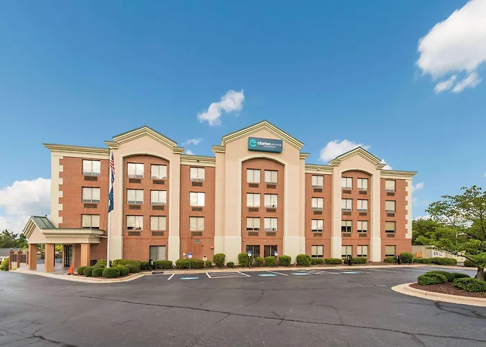 Clarion Pointe Greensboro Airport