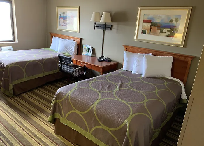 Super 8 By Wyndham Tilton/Lake Winnipesaukee