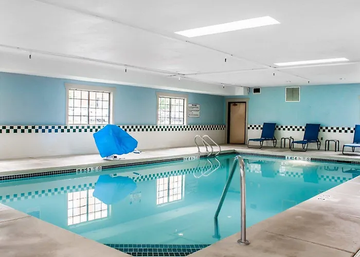 Comfort Inn & Suites Hamburg - Buffalo South