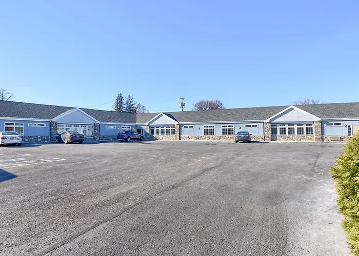 Rodeway Inn & Suites