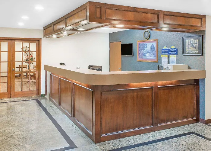 Days Inn & Suites By Wyndham Brinkley