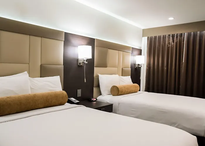 Hotel Xilo Glendale