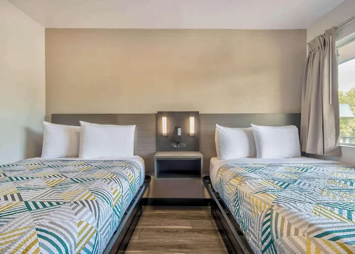 Motel 6-Russellville, Ar