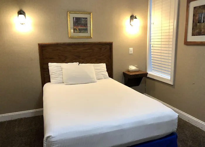 District Hotel
