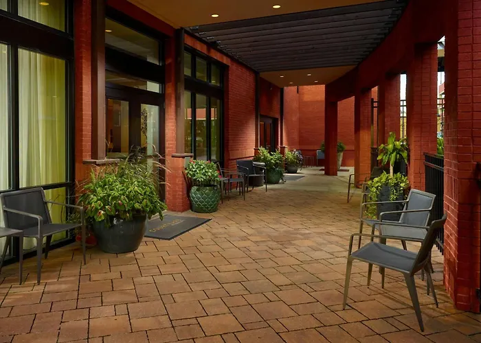 Courtyard By Marriott Carrollton