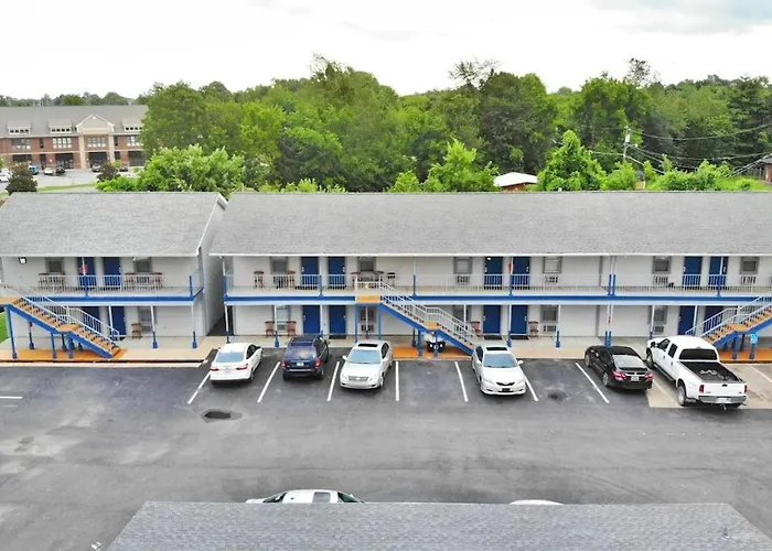 Travelers Inn And Suites