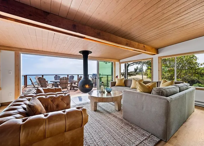 Spectacular Bolinas Oceanfront Retreat