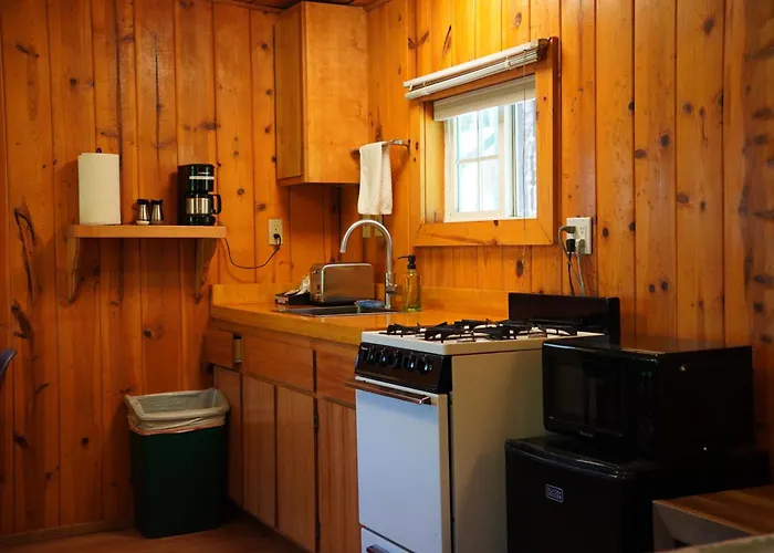 Tamarack Lodge Motel