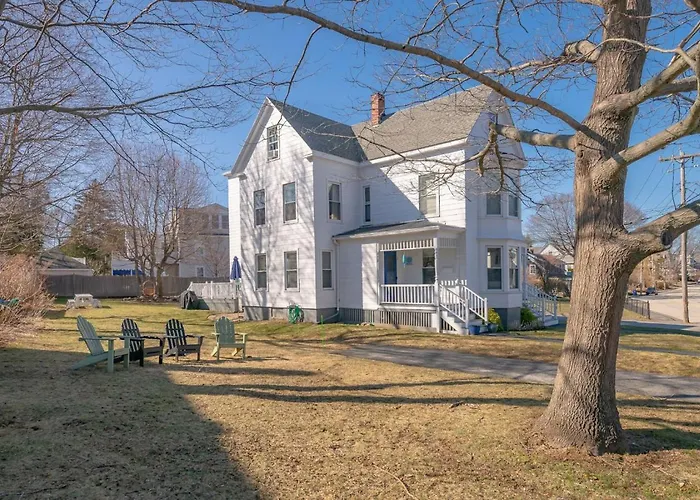 Arlies Digs One Block To Willard Beach