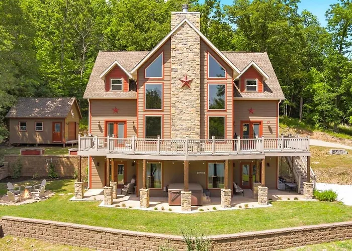 Lakefront Retreat - Hot Tub & Game Room