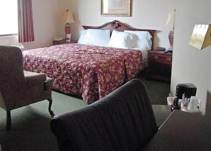 Colonie Inn And Suites