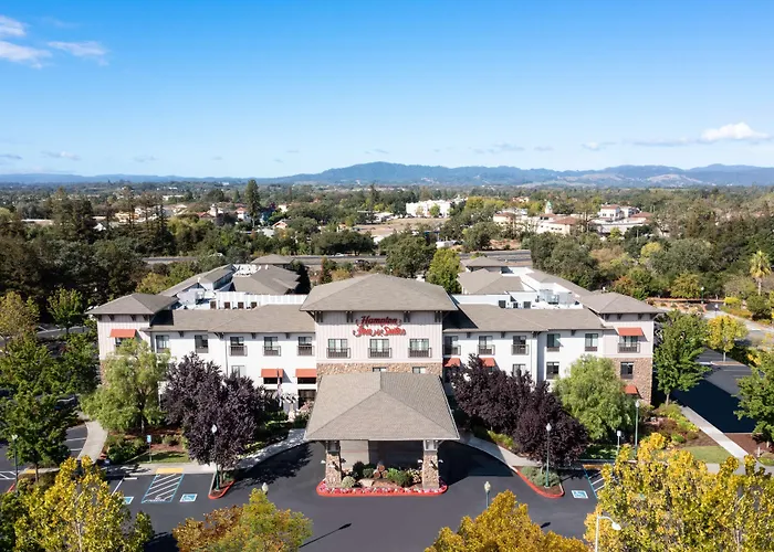 Hampton Inn & Suites Windsor-Sonoma Wine Country