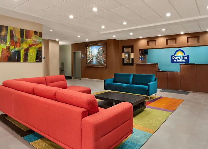 Days Inn & Suites By Wyndham San Antonio Near Frost Bank Center