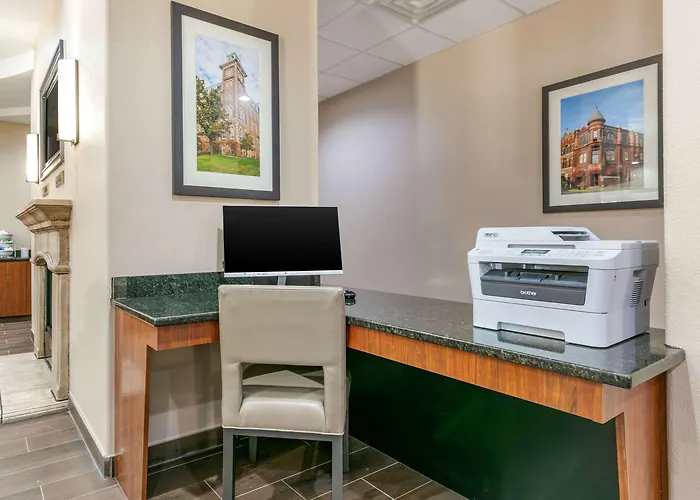 Comfort Inn & Suites Van Buren - Fort Smith