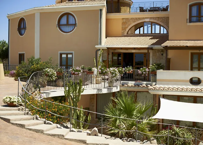 Hotel Raffael Putzu Idu