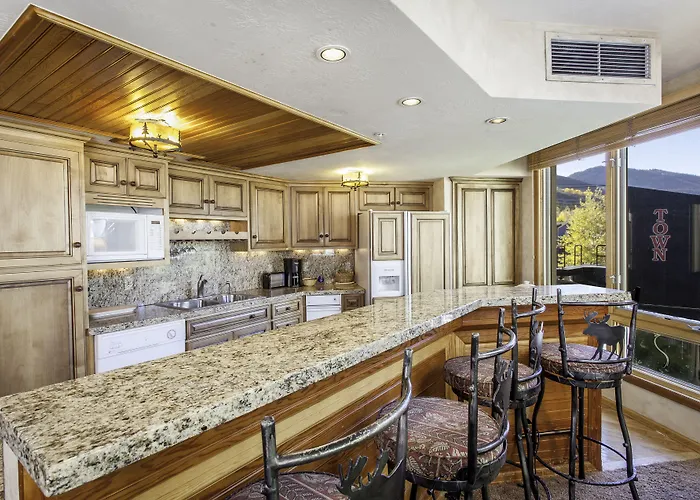 The Caledonian By All Seasons Resort Lodging