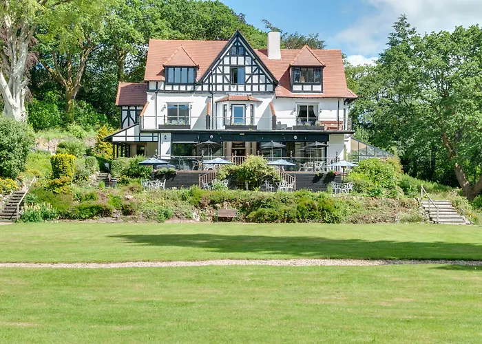 Craig-Y-Dderwen Riverside Hotel