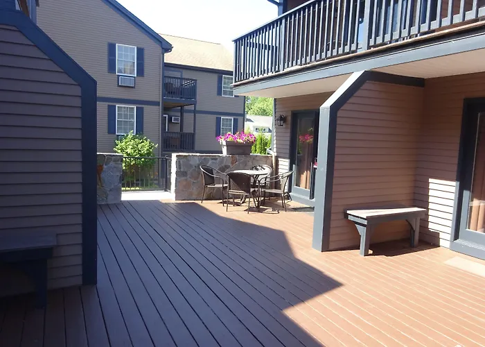 Sea Rose Suites