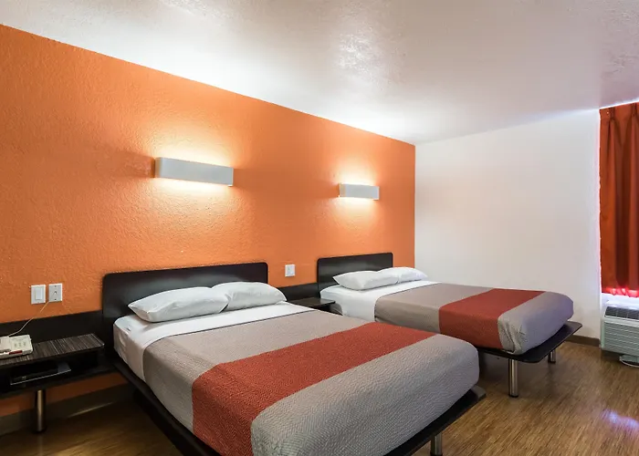Motel 6-Uvalde, Tx