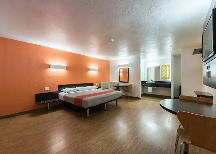 Motel 6-Uvalde, Tx