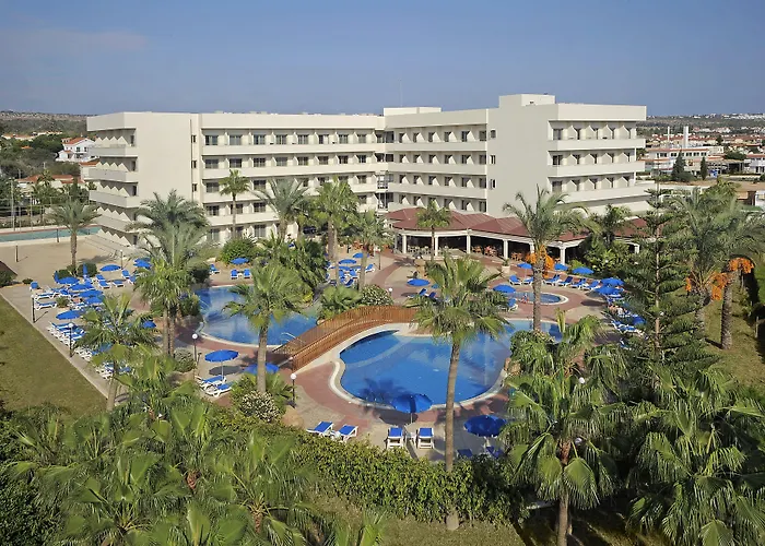 Nissiana Hotel & Bungalows