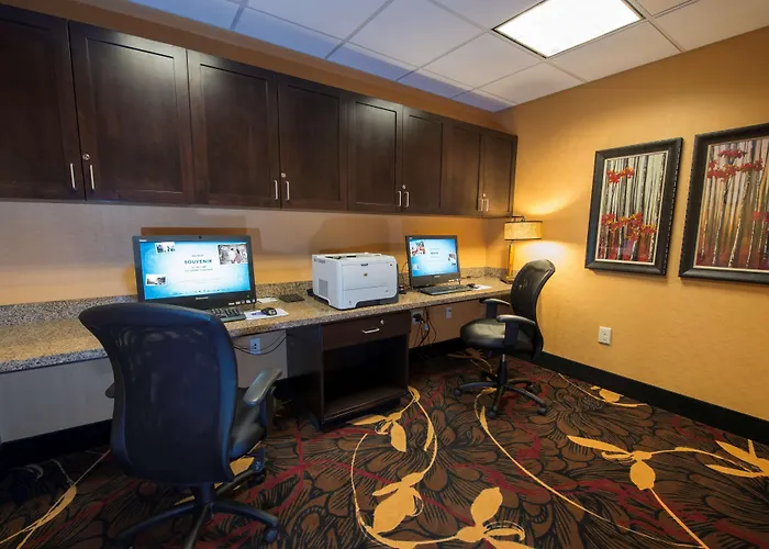 Hampton Inn & Suites Bismarck Northwest