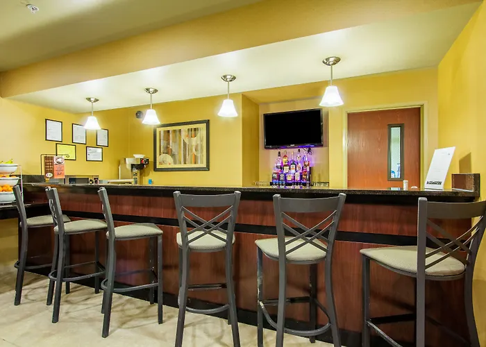 Cobblestone Inn & Suites - Corry