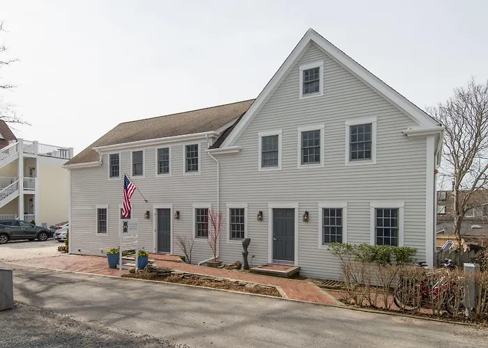 8 Dyer Hotel
