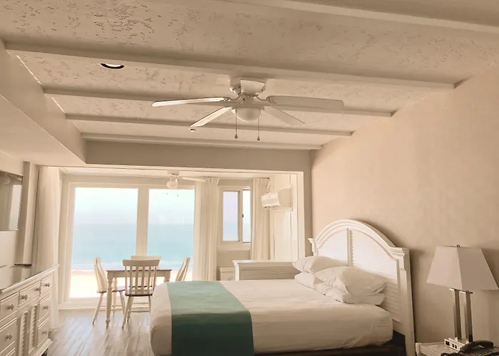 Surf Club Oceanfront Hotel