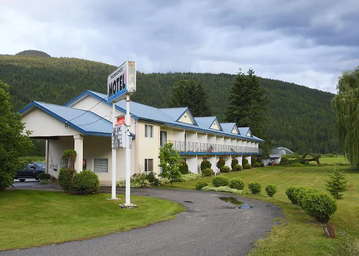 Monashee Motel