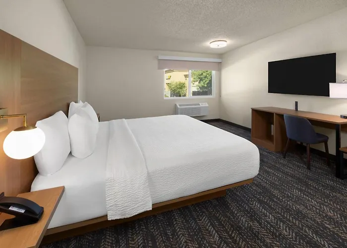 Ramada By Wyndham Merced