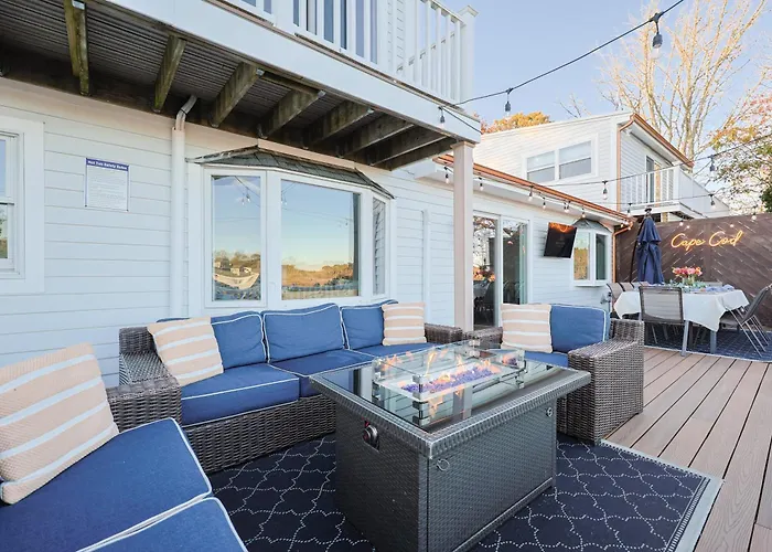 Waterfront Escape Hottub, Pets Ok, Pool Table