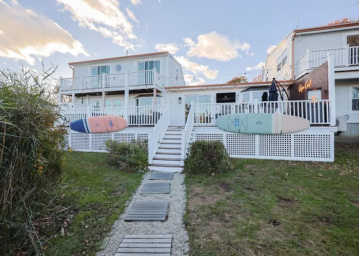 Waterfront Escape Hottub, Pets Ok, Pool Table