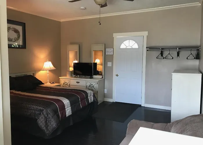 Beachcomber Inn