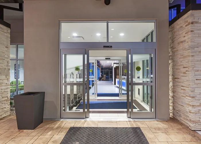 Holiday Inn Express & Suites Tulsa South - Woodland Hills By Ihg