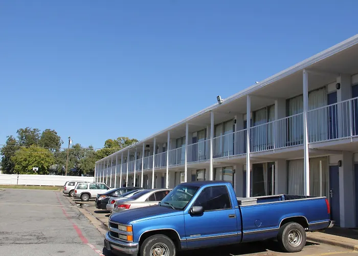 Lonestar Inn And Suites