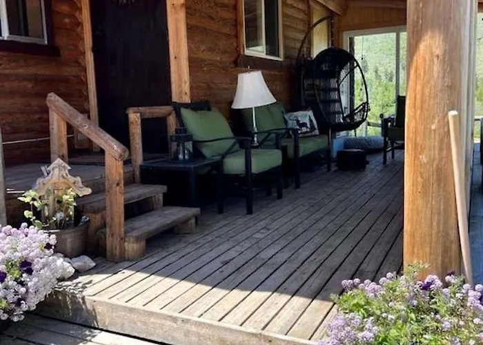 Amazing Log Cabin With Stunning Views In Conner, Montana