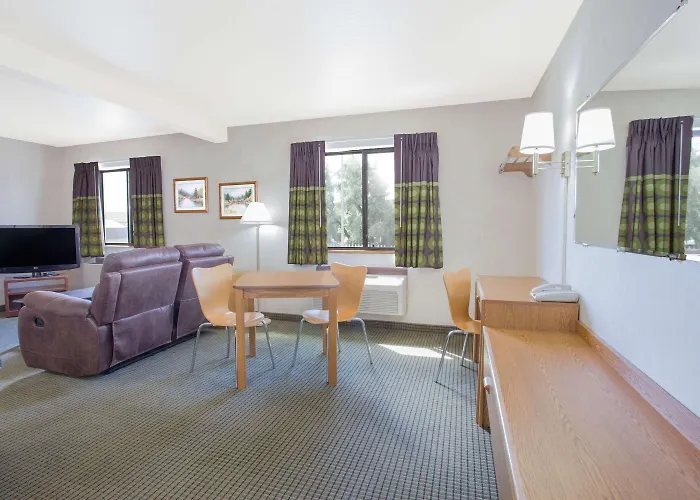 Super 8 By Wyndham Havre