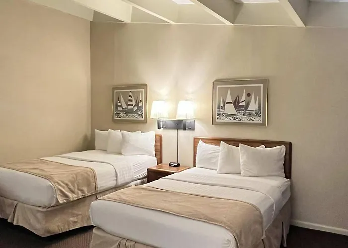 Windjammer Lodge