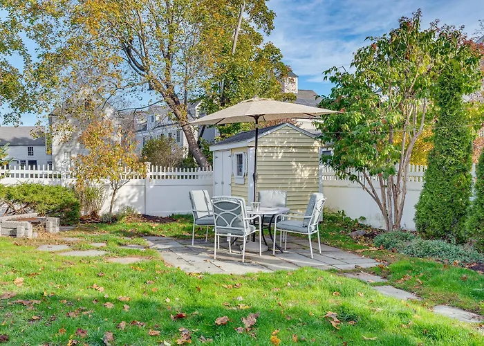 < 1 Mi To Beach! Kennebunk Cottage W/ Yard