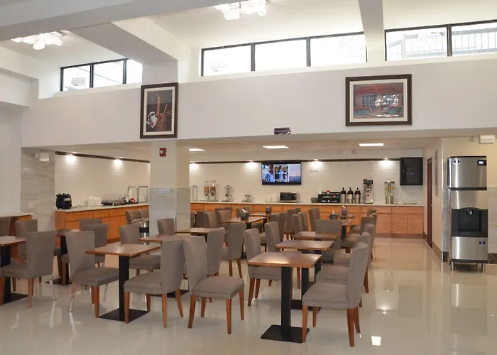 Lic Plaza Hotel